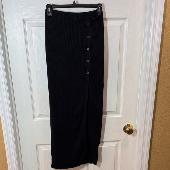 Mooloola Ribbed Button Slit Maxi-Skirt - Picture 5 of 13